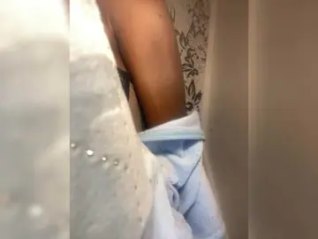 Alexismerton1  live sex cam
