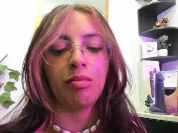 NanyPrety  live sex cam