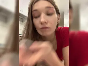 Olivia187  live sex cam