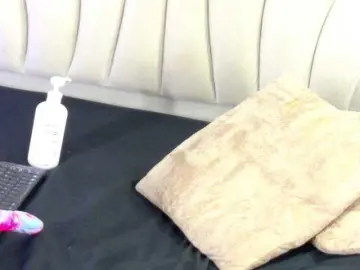 Bonieklent  live sex cam