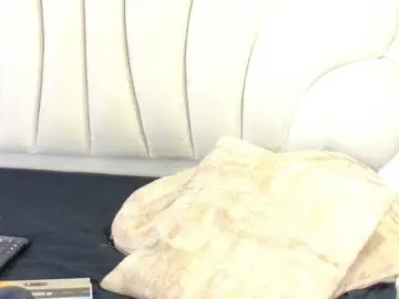 Bonieklent  live sex cam