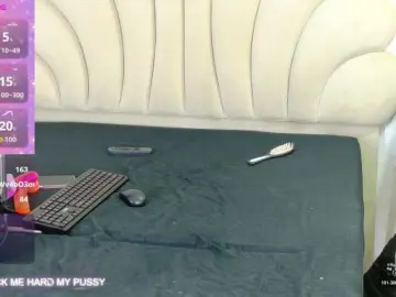 Bonieklent  live sex cam