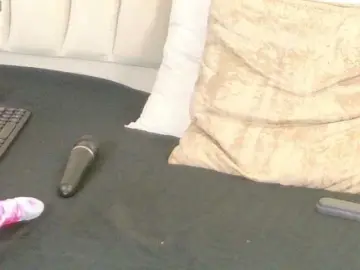 Bonieklent  live sex cam