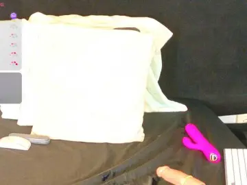 Bonieklent  live sex cam