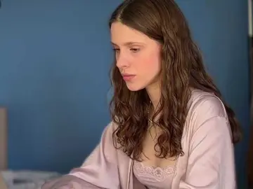 Esenialive  live sex cam