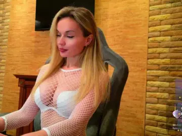HollyQueen  live sex cam
