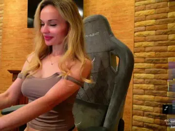 HollyQueen  live sex cam
