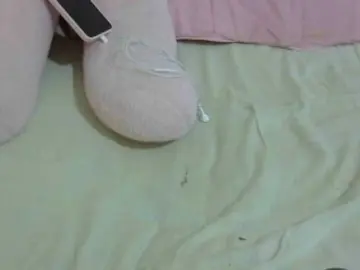 Cuteavril  live sex cam