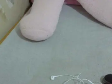 Cuteavril  live sex cam