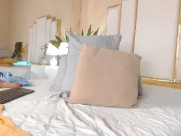 Rosalinda-77  live sex cam