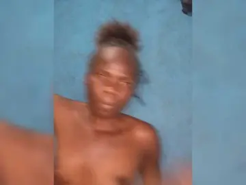 Tilly-Shirlie  live sex cam