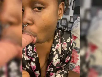 Spicey  live sex cam