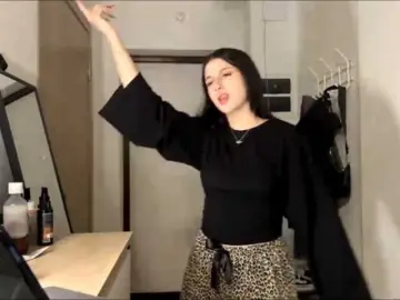 FayZalk  live sex cam