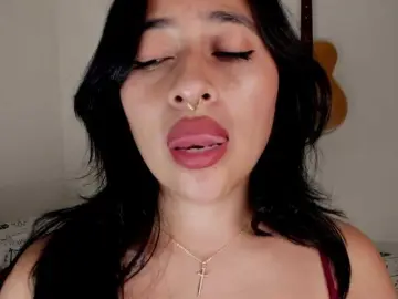 LisaHadwin  live sex cam