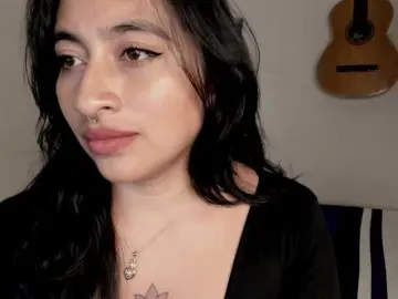 LisaHadwin  live sex cam