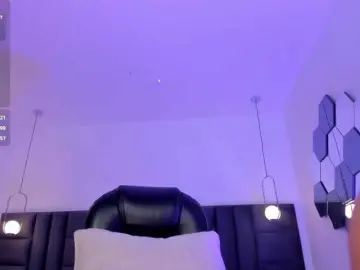 MaddyOwens  live sex cam