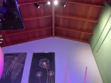 MaddyOwens  live sex cam