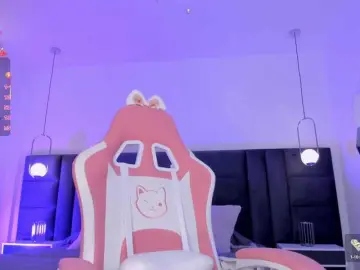 MaddyOwens  live sex cam