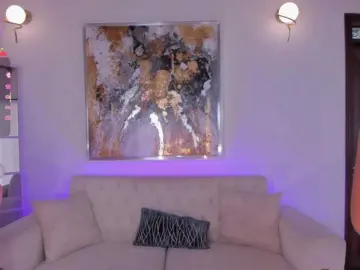 MaddyOwens  live sex cam