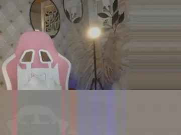 MaddyOwens  live sex cam