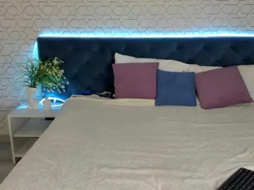 Desiree-doll  live sex cam