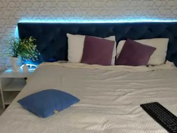 Desiree-doll  live sex cam