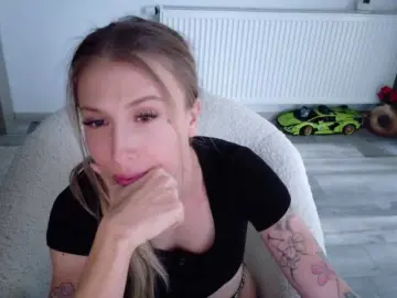 DiddySweet1  live sex cam