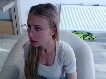 DiddySweet1  live sex cam