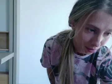 DiddySweet1  live sex cam