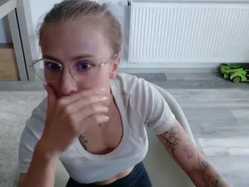 DiddySweet1  live sex cam