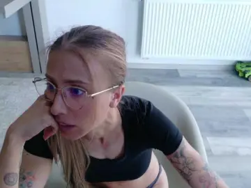 DiddySweet1  live sex cam