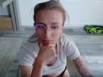 DiddySweet1  live sex cam