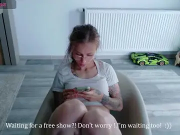 DiddySweet1  live sex cam