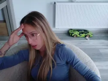 DiddySweet1  live sex cam