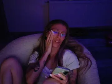 DiddySweet1  live sex cam