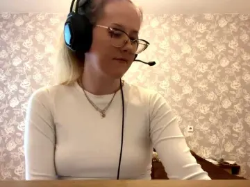 LaceyCockrell  live sex cam