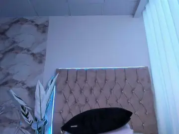 Mayauw  live sex cam