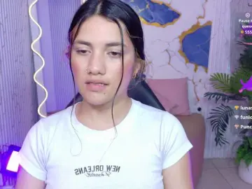 Chiara-tay  live sex cam