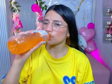 Chiara-tay  live sex cam