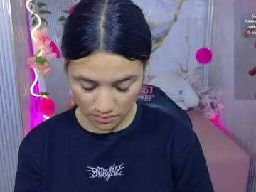 Chiara-tay  live sex cam