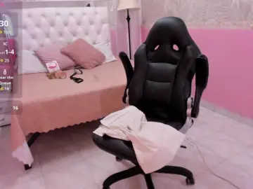 DannaKeys  live sex cam