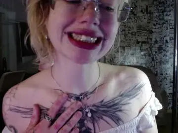 LolaHot  live sex cam