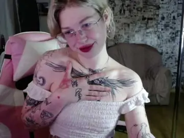 LolaHot  live sex cam