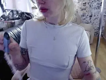 LolaHot  live sex cam