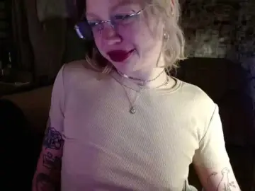 LolaHot  live sex cam