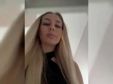 Lovensesgirl  live sex cam