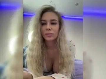 Lovensesgirl  live sex cam