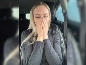 Lovensesgirl  live sex cam