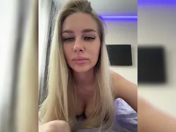 Lovensesgirl  live sex cam