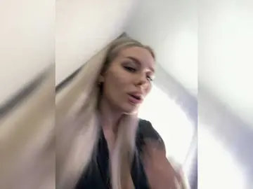 Lovensesgirl  live sex cam